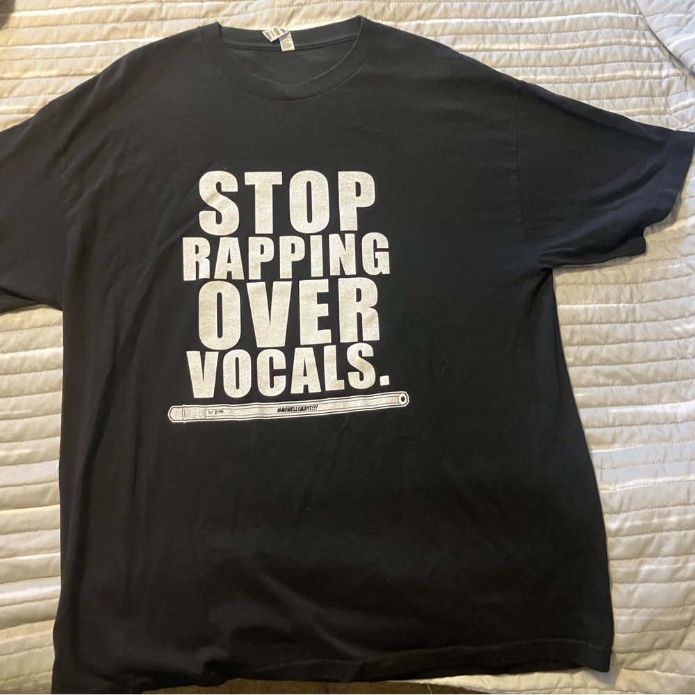 Hiphop tee! PawzOne ‘Stop Rapping Over Vocals’ black t-shirt